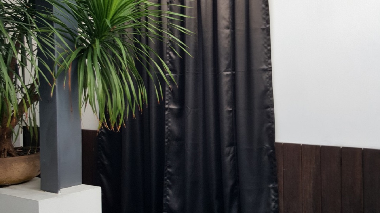 Exploring the Science and Charm of Soundproof Flame-Retardant Curtains